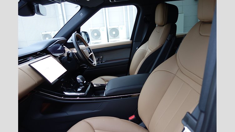 2024 認定中古車 Land Rover Range Rover Sport フジホワイト D300マイルドハイブリッド スタンダードホイールベース Dynamic SE