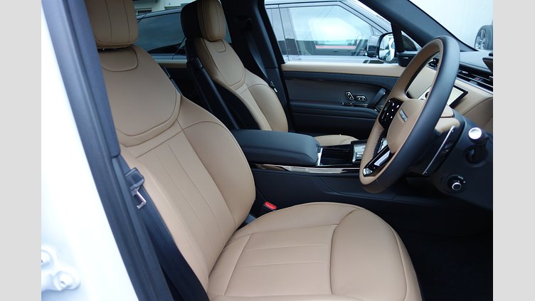 2024 認定中古車 Land Rover Range Rover Sport フジホワイト D300マイルドハイブリッド スタンダードホイールベース Dynamic SE