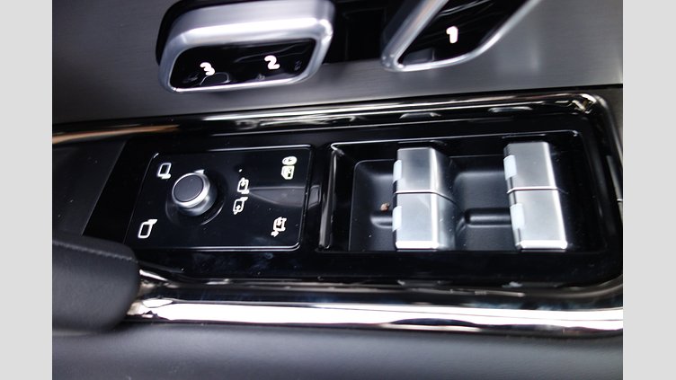 2024 認定中古車 Land Rover Range Rover Sport フジホワイト D300マイルドハイブリッド スタンダードホイールベース Dynamic SE