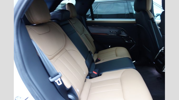2024 認定中古車 Land Rover Range Rover Sport フジホワイト D300マイルドハイブリッド スタンダードホイールベース Dynamic SE