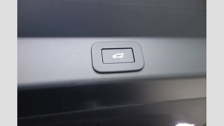 2024 認定中古車 Land Rover Range Rover Sport フジホワイト D300マイルドハイブリッド スタンダードホイールベース Dynamic SE