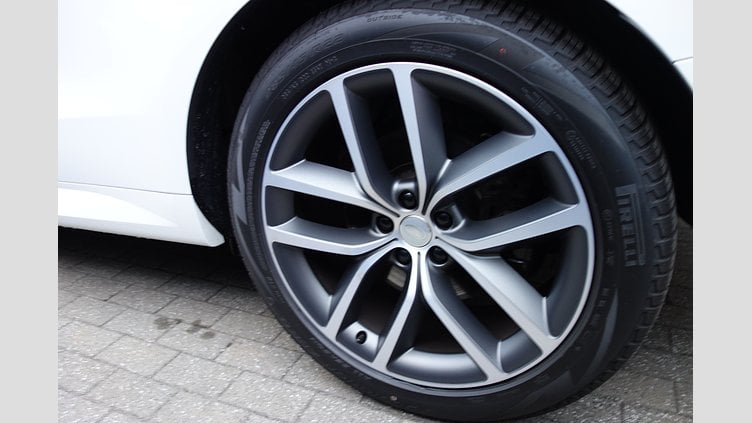 2024 認定中古車 Land Rover Range Rover Sport フジホワイト D300マイルドハイブリッド スタンダードホイールベース Dynamic SE