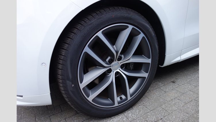 2024 認定中古車 Land Rover Range Rover Sport フジホワイト D300マイルドハイブリッド スタンダードホイールベース Dynamic SE
