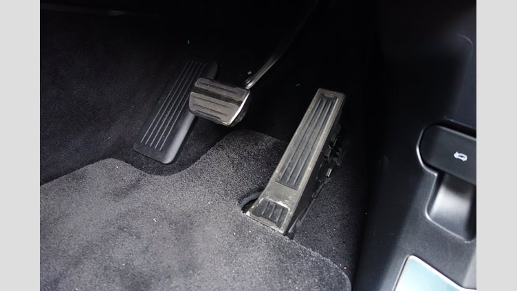2024 認定中古車 Land Rover Range Rover Sport フジホワイト D300マイルドハイブリッド スタンダードホイールベース Dynamic SE
