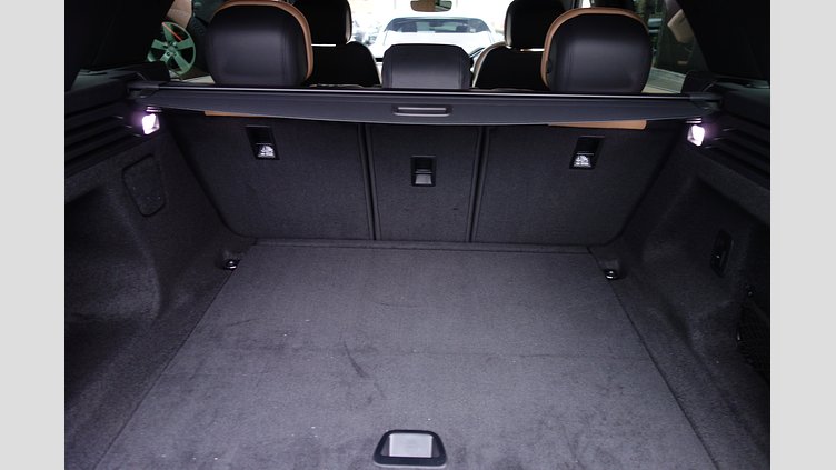 2024 認定中古車 Land Rover Range Rover Sport フジホワイト D300マイルドハイブリッド スタンダードホイールベース Dynamic SE