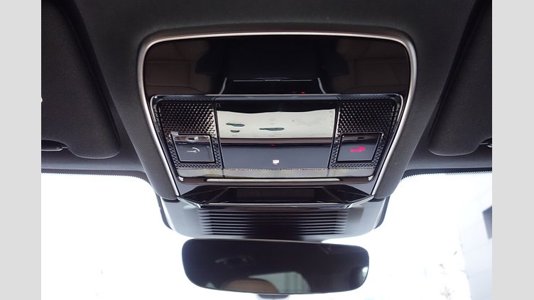 2024 認定中古車 Land Rover Range Rover Sport フジホワイト D300マイルドハイブリッド スタンダードホイールベース Dynamic SE