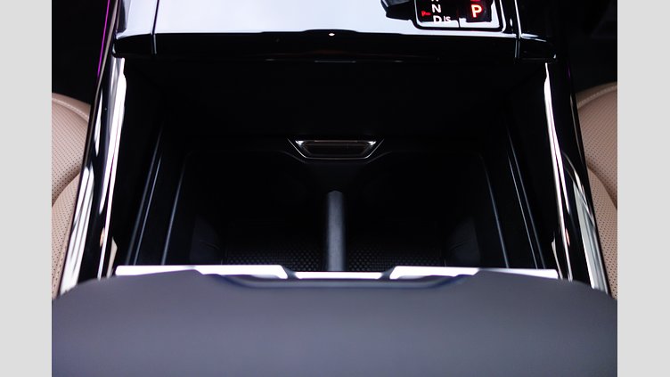 2024 認定中古車 Land Rover Range Rover Sport フジホワイト D300マイルドハイブリッド スタンダードホイールベース Dynamic SE
