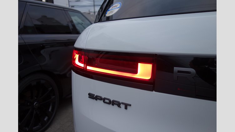 2024 認定中古車 Land Rover Range Rover Sport フジホワイト D300マイルドハイブリッド スタンダードホイールベース Dynamic SE