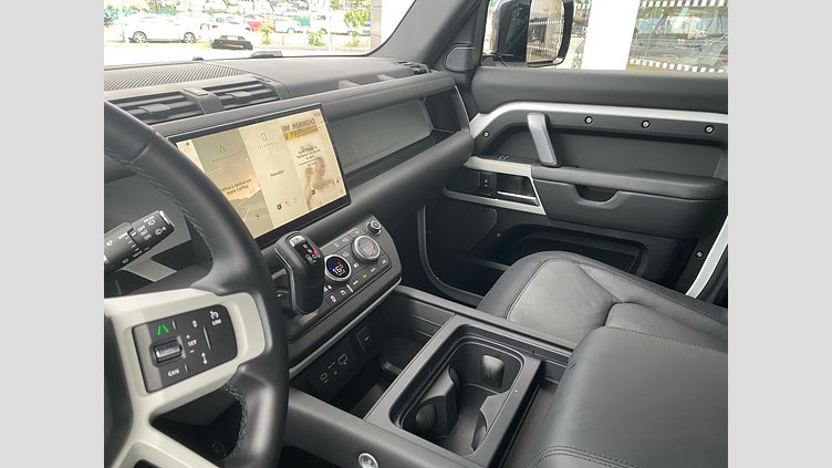 2024 Approved Land Rover Defender 110 Fuji White auto PHEV AWD 5DR SWB X-Dynamic HSE 404PS Automático