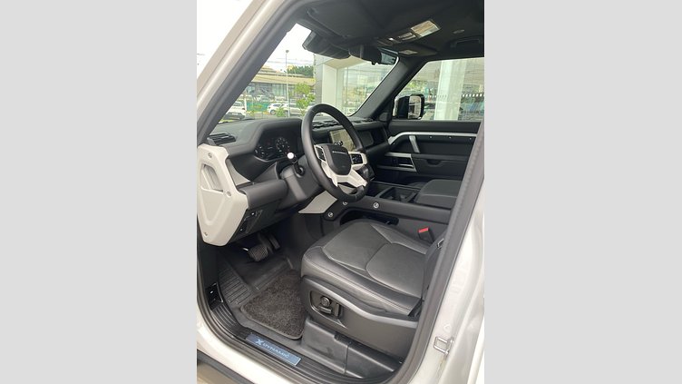 2024 Approved Land Rover Defender 110 Fuji White auto PHEV AWD 5DR SWB X-Dynamic HSE 404PS Automático