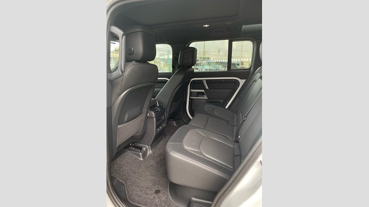 2024 Approved Land Rover Defender 110 Fuji White auto PHEV AWD 5DR SWB X-Dynamic HSE 404PS Automático