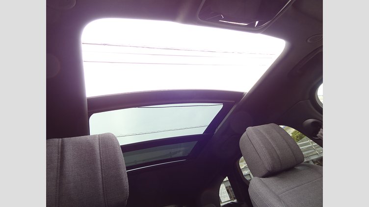 2024 認定中古車 Land Rover Range Rover Velar ヴァレジネブルー P400eプラグインハイブリッド（ガソリン） Standard Wheelbase Dynamic HSE