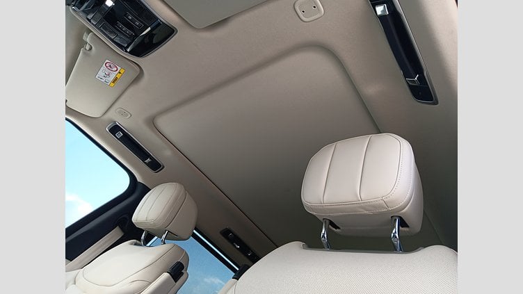 2024 SKLADOVÉ VOZIDLÁ Land Rover Range Rover Fuji White 3.0D MHEV 350PS MHEV HSE LWB AWD