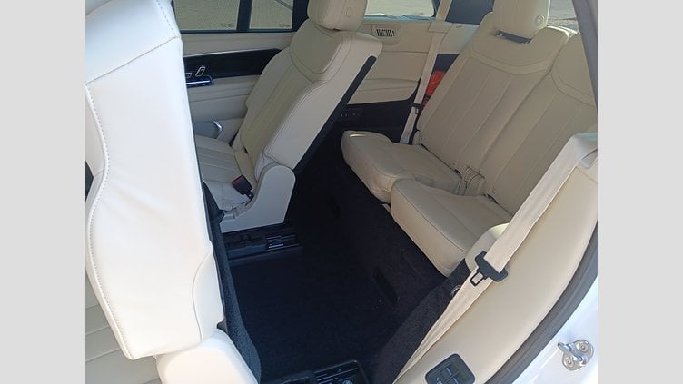 2024 SKLADOVÉ VOZIDLÁ Land Rover Range Rover Fuji White 3.0D MHEV 350PS MHEV HSE LWB AWD