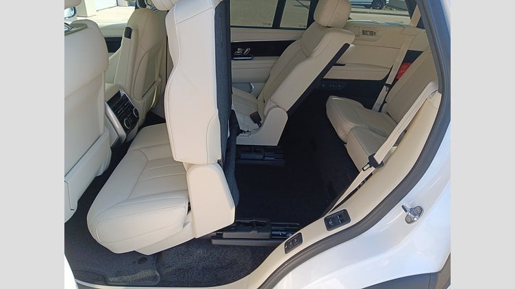 2024 SKLADOVÉ VOZIDLÁ Land Rover Range Rover Fuji White 3.0D MHEV 350PS MHEV HSE LWB AWD