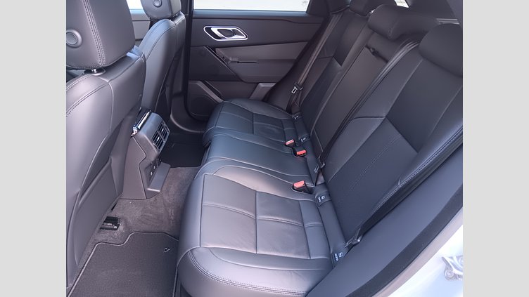 2024 SKLADOVÉ VOZIDLÁ Land Rover Range Rover Velar Hakuba Silver 2.0D 200PS MHEV Dynamic SE AWD 