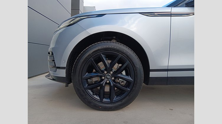 2024 SKLADOVÉ VOZIDLÁ Land Rover Range Rover Velar Hakuba Silver 2.0D 200PS MHEV Dynamic SE AWD 