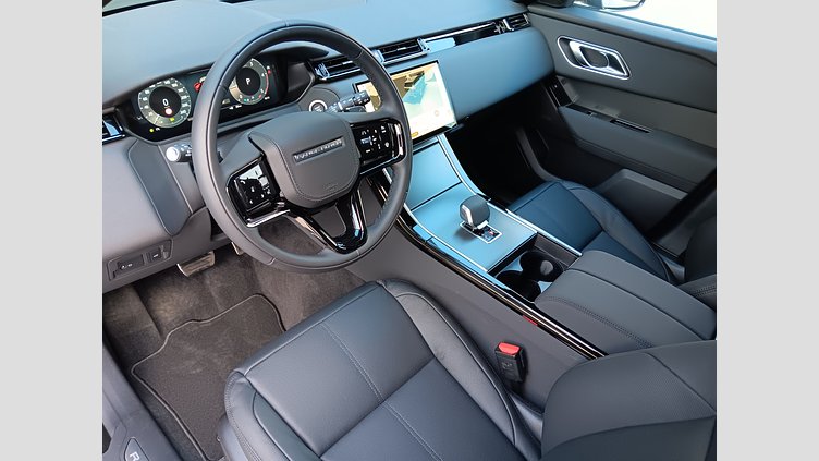 2024 SKLADOVÉ VOZIDLÁ Land Rover Range Rover Velar Hakuba Silver 2.0D 200PS MHEV Dynamic SE AWD 