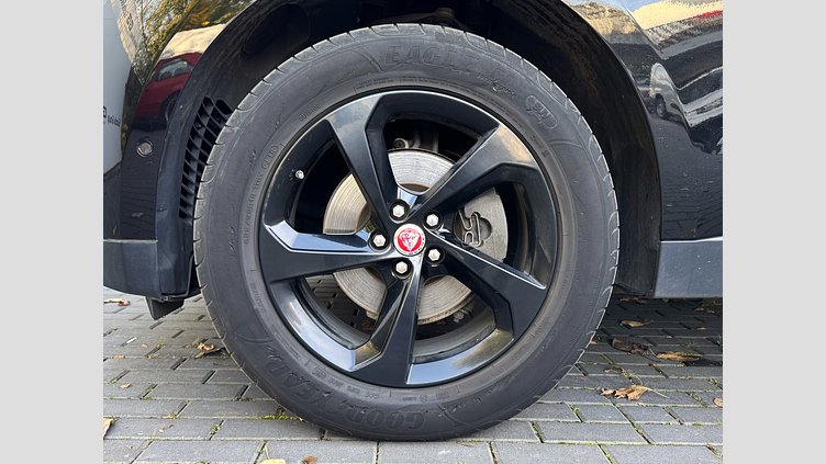 2020 Approved Jaguar F-Pace Santorini Black 25D 
2.0L INGENIUM 240KM TWIN TURBO DIESEL (przekładnia automatyczna)
Napęd AWD PORTFOLIO