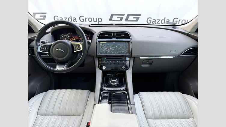 2020 Approved Jaguar F-Pace Santorini Black 25D 
2.0L INGENIUM 240KM TWIN TURBO DIESEL (przekładnia automatyczna)
Napęd AWD PORTFOLIO
