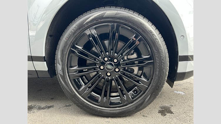 2023 認定中古車 Land Rover Range Rover Evoque アロイオスグレイ D200（ディーゼル） スタンダードホイールベース DYNAMIC SE