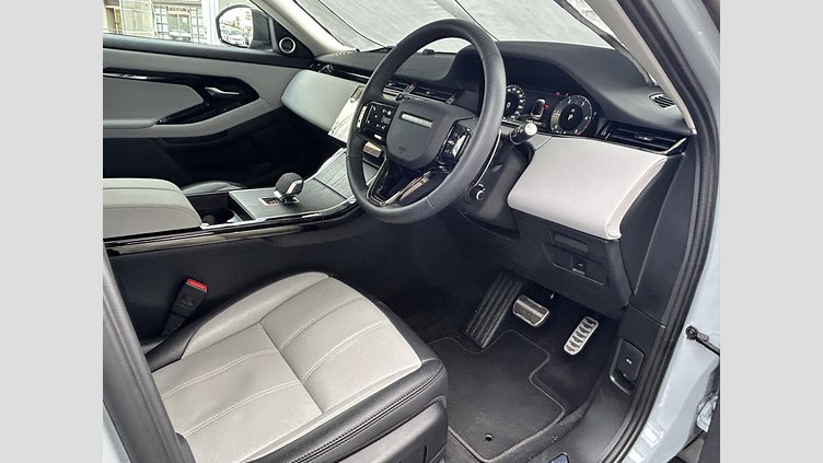 2023 認定中古車 Land Rover Range Rover Evoque アロイオスグレイ D200（ディーゼル） スタンダードホイールベース DYNAMIC SE