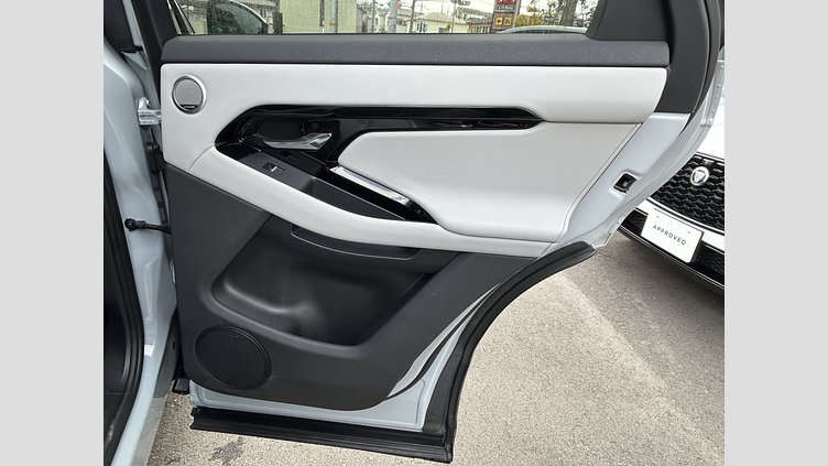 2023 認定中古車 Land Rover Range Rover Evoque アロイオスグレイ D200（ディーゼル） スタンダードホイールベース DYNAMIC SE