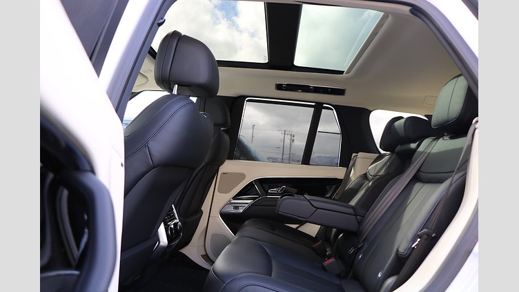 2023 認定中古車 Land Rover Range Rover フジホワイト D300 AWD MHEV（AT） スタンダードホイールベース HSE