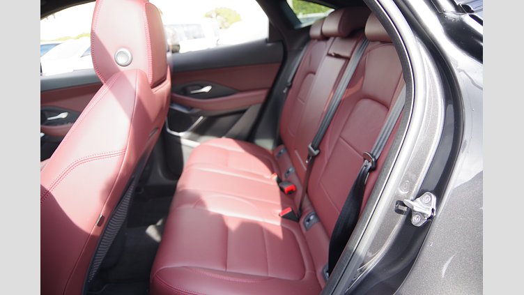 2024 認定中古車 Jaguar E-Pace カルパチアングレイ D200 AWD（オートマチック）MHEV R-DYNAMIC SE