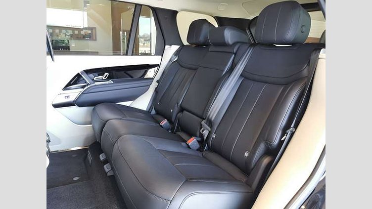 2024 認定中古車 Land Rover Range Rover サントリーニブラック P530 AWD（AT） ロングホイールベース HSE