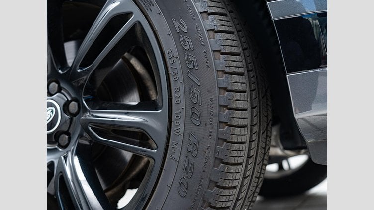 2018 認定中古車 Land Rover Range Rover Velar ナルヴィクブラック D180 R-DYNAMIC