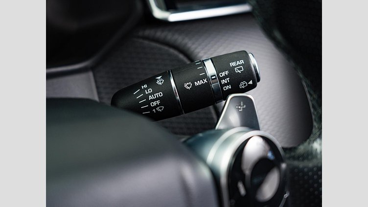 2018 認定中古車 Land Rover Range Rover Velar ナルヴィクブラック D180 R-DYNAMIC