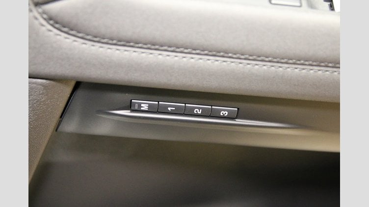 2020 認定中古車 Land Rover Range Rover Evoque サントリーニブラック P200 SE
