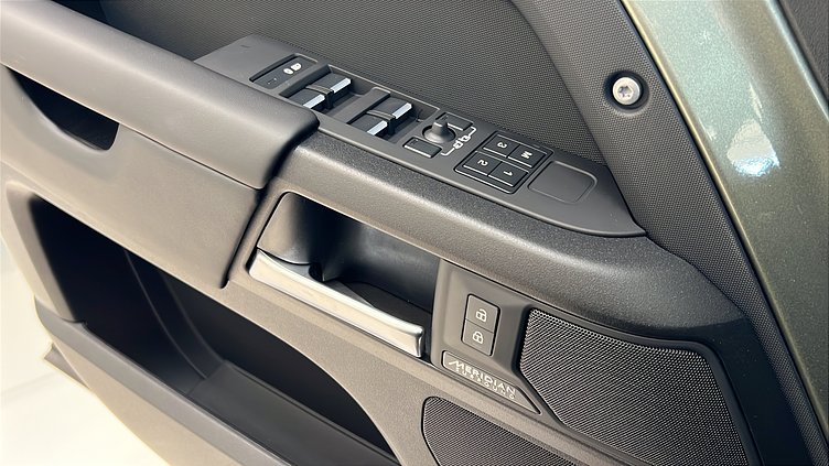 2025 Ny Land Rover Defender 110 Pangea Green AWD D300 X