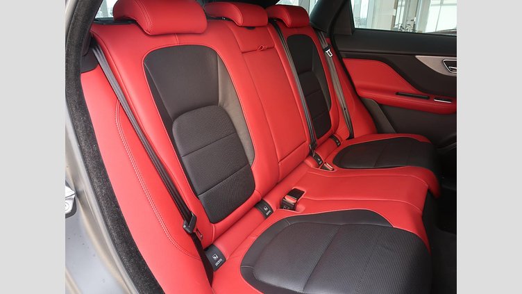 2019 認定中古車 Jaguar F-Pace Santorini Black 3.0 litre V6 Supercharged Petrol S