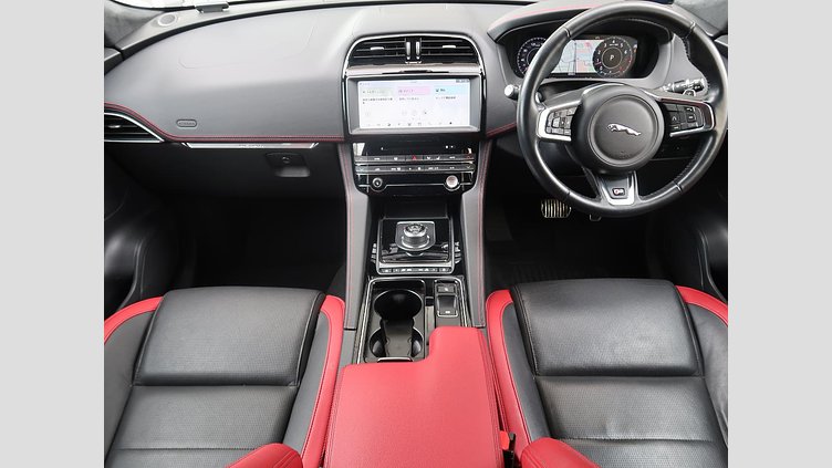 2019 認定中古車 Jaguar F-Pace Santorini Black 3.0 litre V6 Supercharged Petrol S