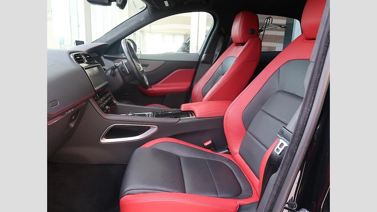 2019 認定中古車 Jaguar F-Pace Santorini Black 3.0 litre V6 Supercharged Petrol S