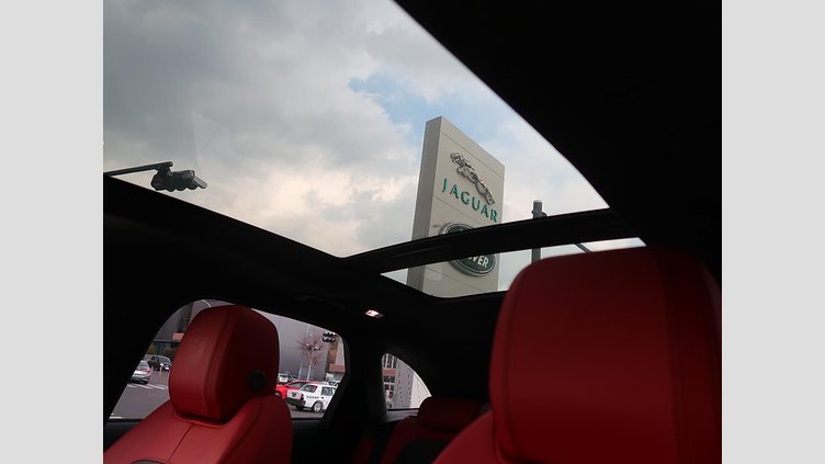 2019 認定中古車 Jaguar F-Pace Santorini Black 3.0 litre V6 Supercharged Petrol S