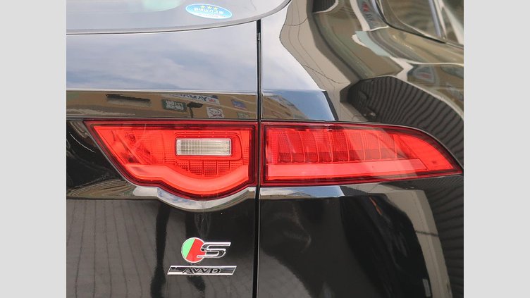 2019 認定中古車 Jaguar F-Pace Santorini Black 3.0 litre V6 Supercharged Petrol S
