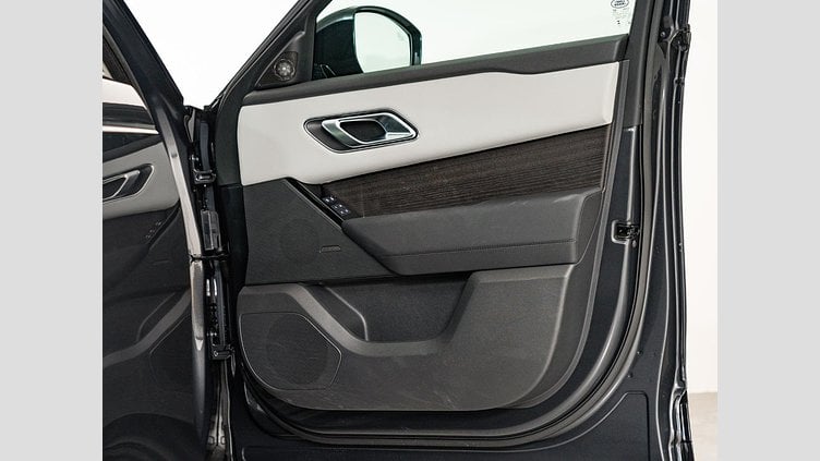 2025 認定中古車 Land Rover Range Rover Velar カルパチアングレイ P400eプラグインハイブリッド（ガソリン） スタンダードホイールベース Dynamic SE