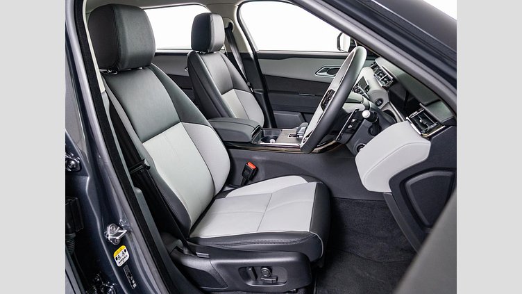 2025 認定中古車 Land Rover Range Rover Velar カルパチアングレイ P400eプラグインハイブリッド（ガソリン） スタンダードホイールベース Dynamic SE