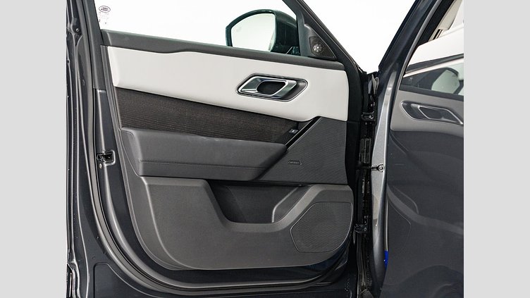 2025 認定中古車 Land Rover Range Rover Velar カルパチアングレイ P400eプラグインハイブリッド（ガソリン） スタンダードホイールベース Dynamic SE