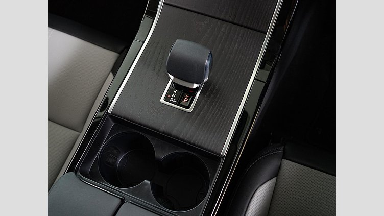 2025 認定中古車 Land Rover Range Rover Velar カルパチアングレイ P400eプラグインハイブリッド（ガソリン） スタンダードホイールベース Dynamic SE