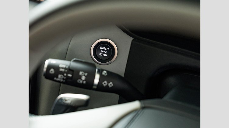 2025 認定中古車 Land Rover Range Rover Velar カルパチアングレイ P400eプラグインハイブリッド（ガソリン） スタンダードホイールベース Dynamic SE