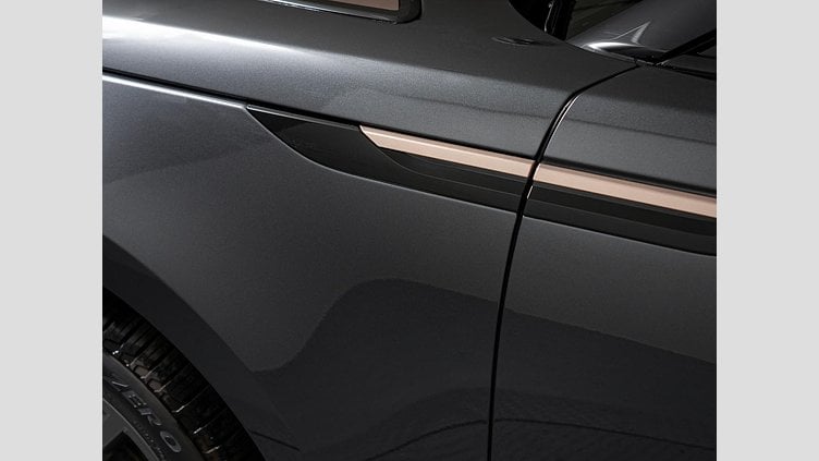 2025 認定中古車 Land Rover Range Rover Velar カルパチアングレイ P400eプラグインハイブリッド（ガソリン） スタンダードホイールベース Dynamic SE