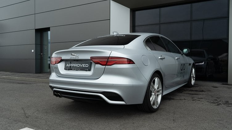 2021 JAZDENÉ VOZIDLÁ Jaguar XE Indus Silver AWD R-Sport AWD SE 2.0D 180PS