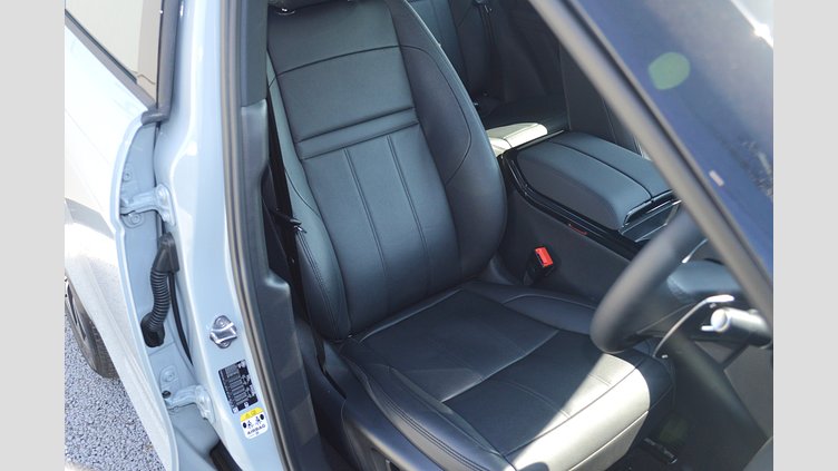 2024 認定中古車 Land Rover Range Rover Evoque アロイオスグレイ D200マイルドハイブリッド（ディーゼル） スタンダードホイールベース S