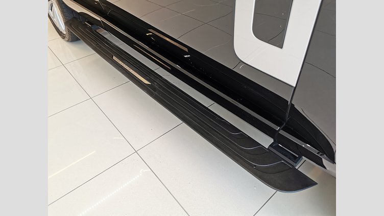 2023 認定中古車 Land Rover Range Rover Santorini Black 4.4 NC10 P8H First Edition