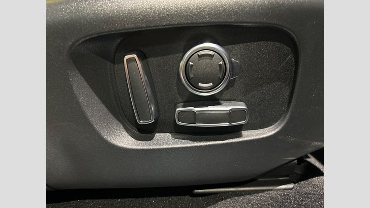2024 認定中古車 Land Rover Range Rover Evoque サントリーニブラック P300eプラグインハイブリッド（ガソリン） スタンダードホイールベース DYNAMIC HSE