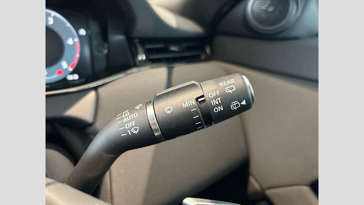 2024 認定中古車 Land Rover Range Rover Evoque サントリーニブラック D200マイルドハイブリッド（ディーゼル） スタンダードホイールベース S